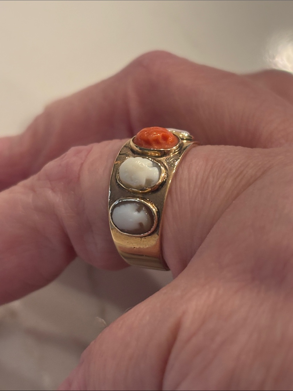 Antique 14k Gold Multi-Stone Cameo Band Ring - Picture 3 of 8